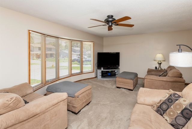 4116 74th Street, Urbandale, IA 50322
