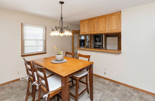 4116 74th Street, Urbandale, IA 50322
