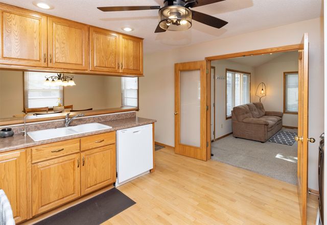 4116 74th Street, Urbandale, IA 50322