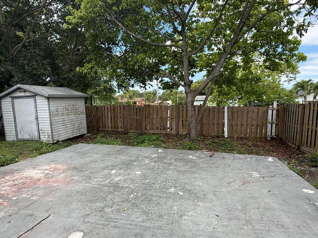 4415 SW 72nd Terrace, Davie, FL 33314