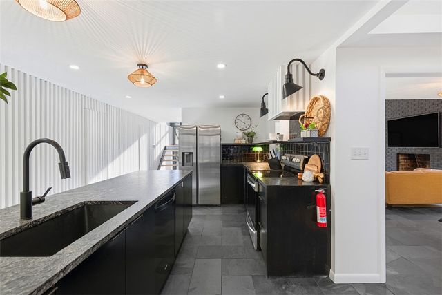 1 Myrtle Hill Road, Leet Twp, PA 15143