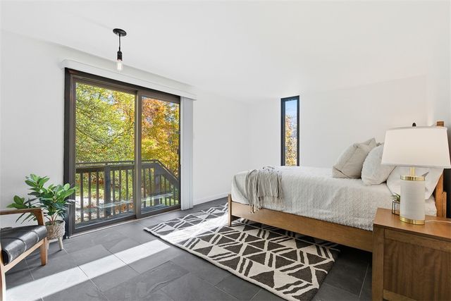 1 Myrtle Hill Road, Leet Twp, PA 15143