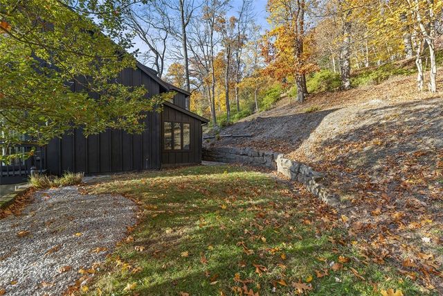 1 Myrtle Hill Road, Leet Twp, PA 15143