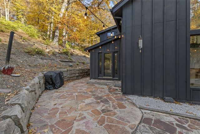 1 Myrtle Hill Road, Leet Twp, PA 15143