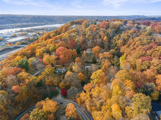 1 Myrtle Hill Road, Leet Twp, PA 15143