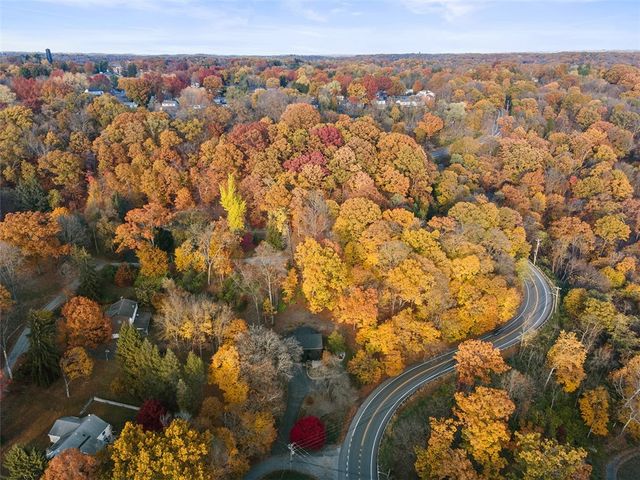 1 Myrtle Hill Road, Leet Twp, PA 15143