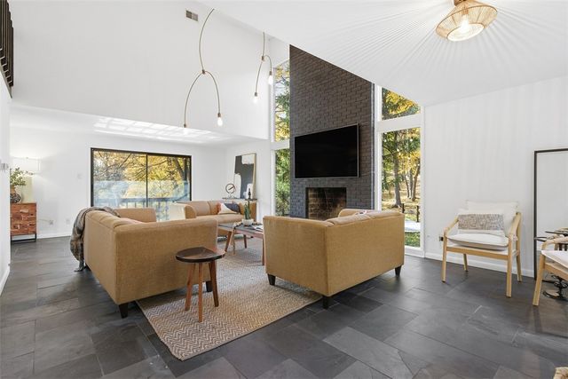 1 Myrtle Hill Road, Leet Twp, PA 15143