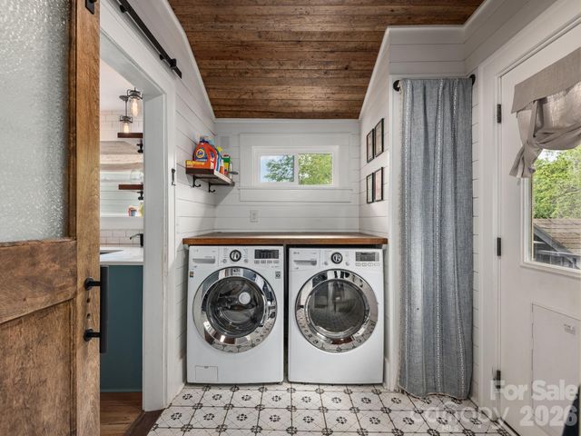 19 Lanvale Avenue, Asheville, NC 28806