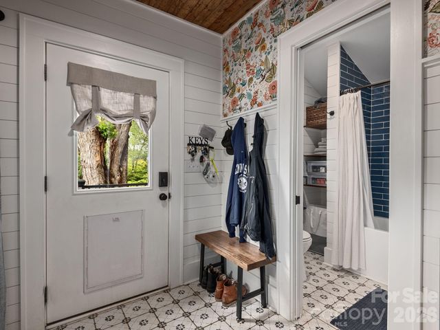 19 Lanvale Avenue, Asheville, NC 28806