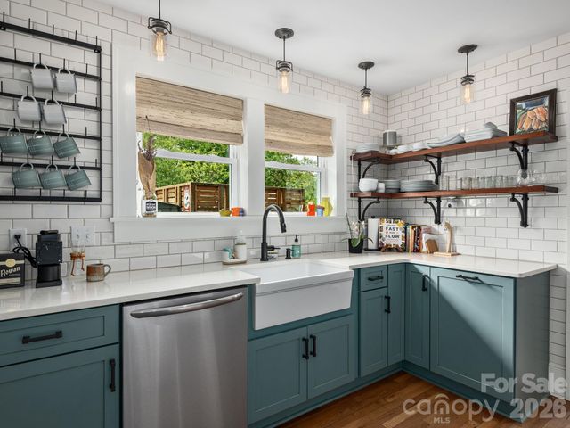 19 Lanvale Avenue, Asheville, NC 28806