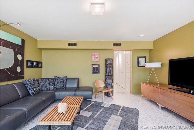 2850 E 37th Street, Tulsa, OK 74105