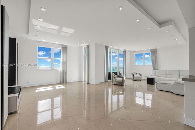 3001 S Ocean Drive 1611, Hollywood, FL 33019