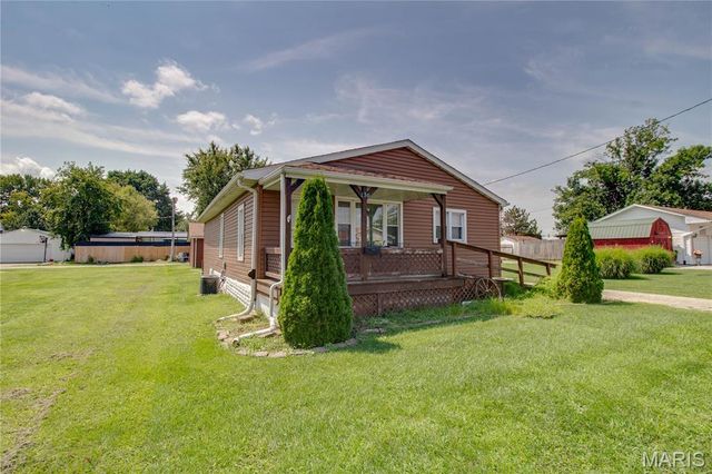 130 W Maple Street, Hartford, IL 62048