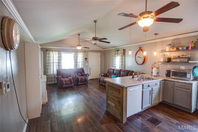 130 W Maple Street, Hartford, IL 62048