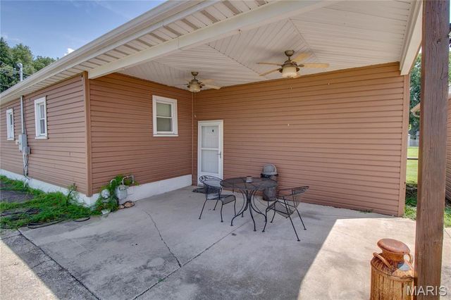 130 W Maple Street, Hartford, IL 62048