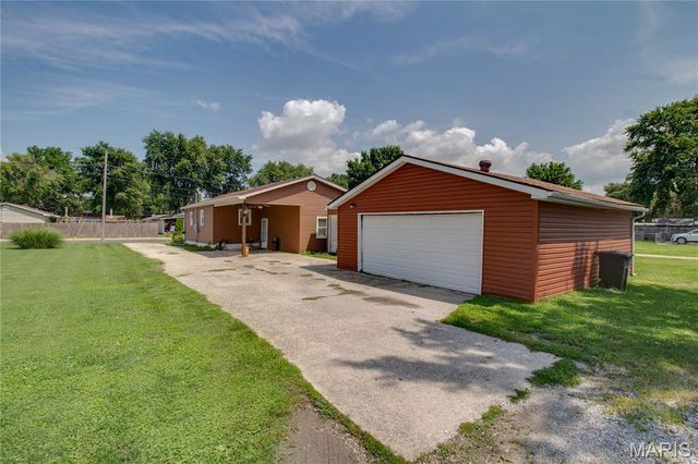 130 W Maple Street, Hartford, IL 62048