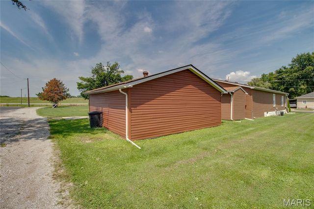 130 W Maple Street, Hartford, IL 62048