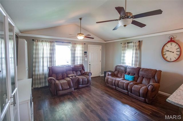 130 W Maple Street, Hartford, IL 62048