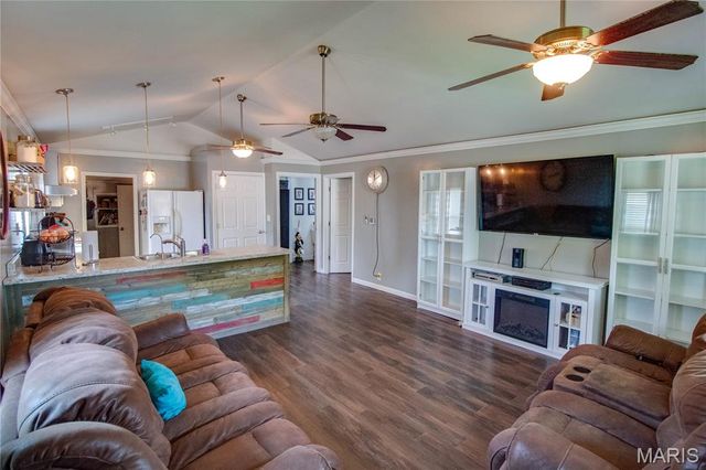 130 W Maple Street, Hartford, IL 62048
