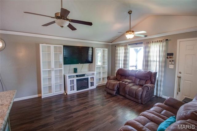 130 W Maple Street, Hartford, IL 62048