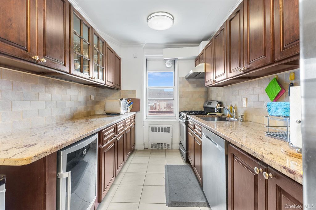 64-11 99th Streets 304, Rego Park, NY 11374 — photo 2