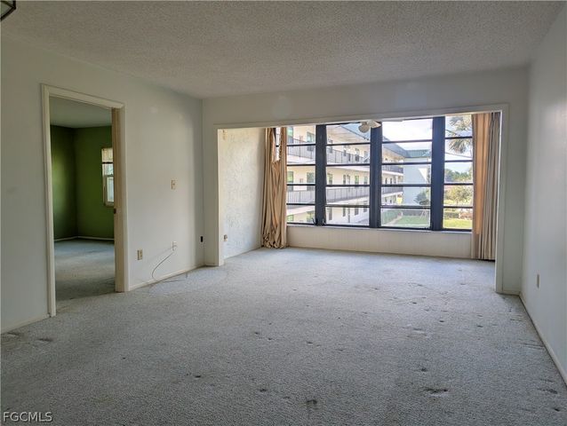 1747 Pebble Beach DR 206, Fort Myers, FL 33907