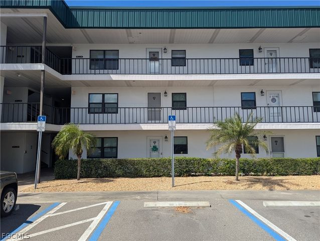 1747 Pebble Beach DR 206, Fort Myers, FL 33907