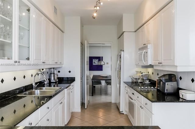 747 Crandon Blvd 410, Key Biscayne, FL 33149