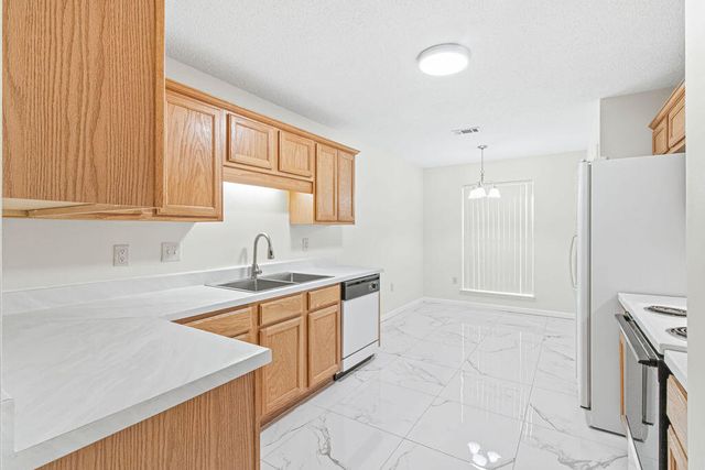 949 Claeven Circle, Fort Walton Beach, FL 32547