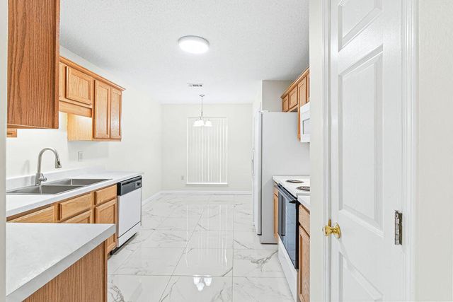 949 Claeven Circle, Fort Walton Beach, FL 32547