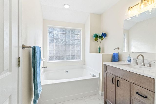 949 Claeven Circle, Fort Walton Beach, FL 32547