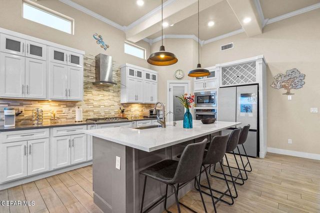 2195 ENCHANTED CREST Drive, El Paso, TX 79911