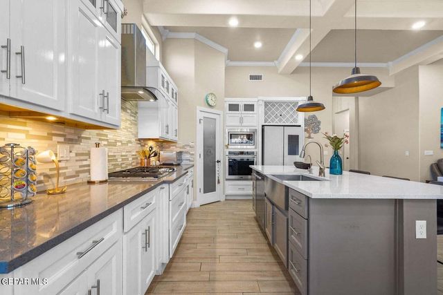 2195 ENCHANTED CREST Drive, El Paso, TX 79911