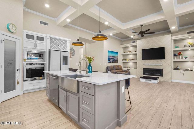 2195 ENCHANTED CREST Drive, El Paso, TX 79911