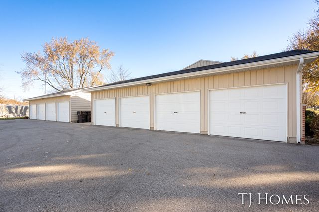 686 Andover Street Se, City Of Kentwood, MI 49548