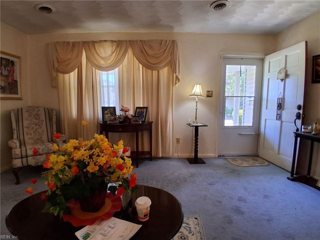 641 Table Rock RD, Virginia Beach, VA 23452