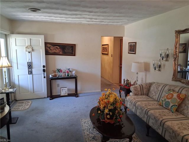 641 Table Rock RD, Virginia Beach, VA 23452