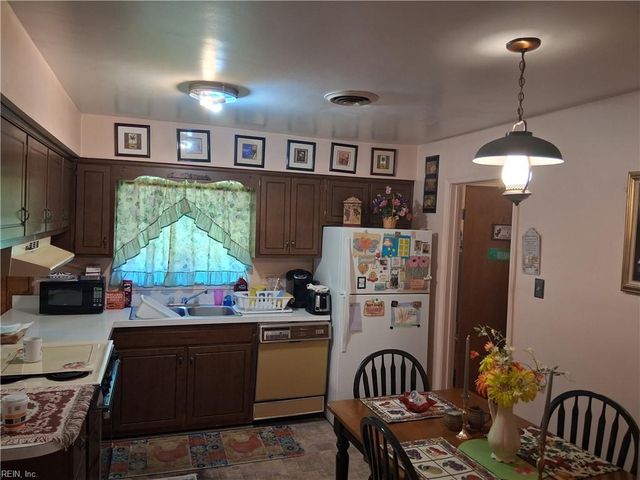 641 Table Rock RD, Virginia Beach, VA 23452