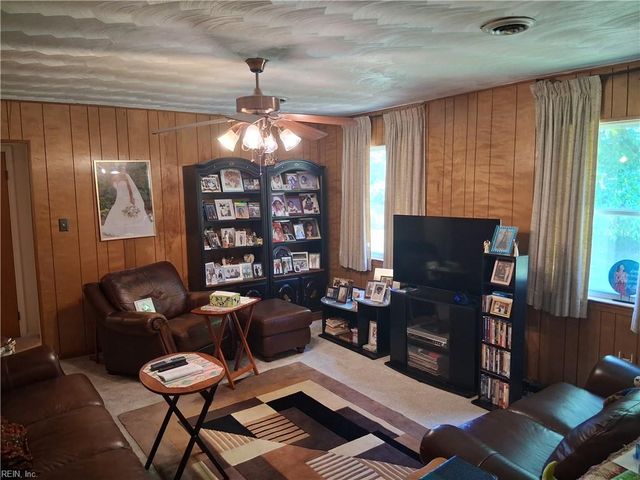 641 Table Rock RD, Virginia Beach, VA 23452