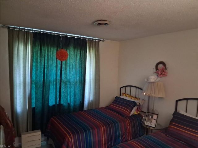 641 Table Rock RD, Virginia Beach, VA 23452