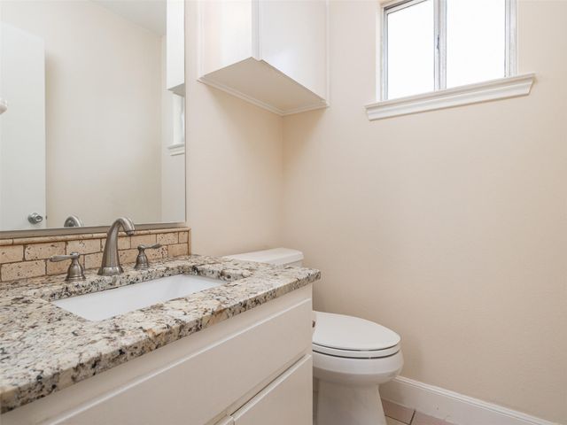 709 Lost CYN, West Lake Hills, TX 78746
