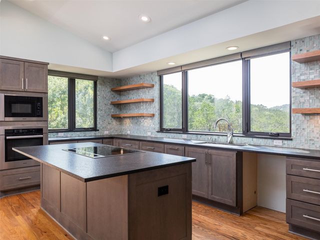 709 Lost CYN, West Lake Hills, TX 78746