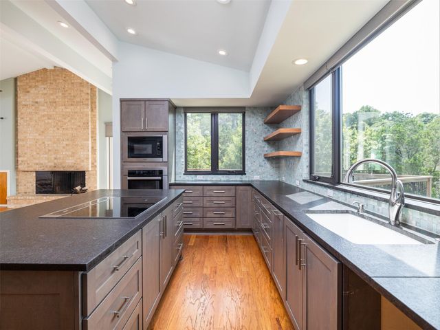 709 Lost CYN, West Lake Hills, TX 78746