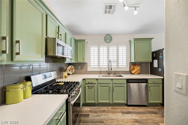 209 Sandpiper Village Way, Henderson, NV 89012