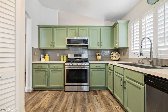 209 Sandpiper Village Way, Henderson, NV 89012