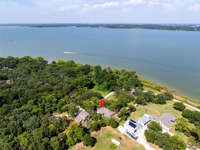 627 Francks Circle, Shady Shores, TX 76208