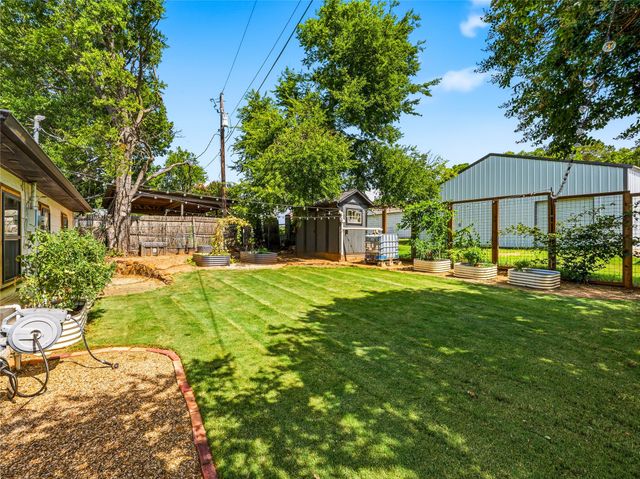 627 Francks Circle, Shady Shores, TX 76208