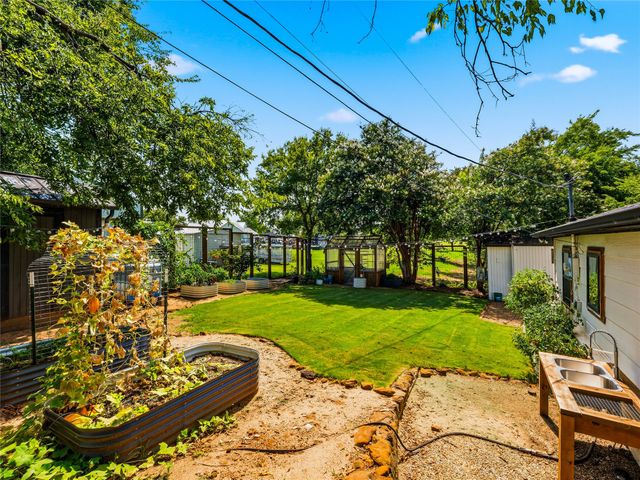 627 Francks Circle, Shady Shores, TX 76208