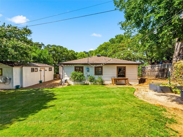 627 Francks Circle, Shady Shores, TX 76208