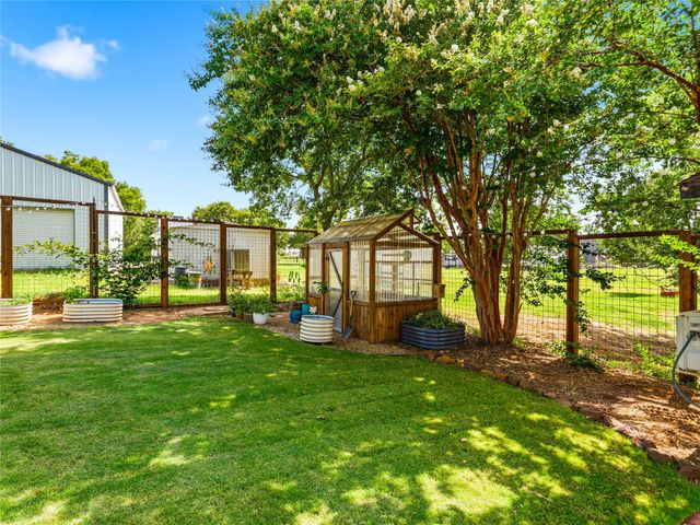 627 Francks Circle, Shady Shores, TX 76208